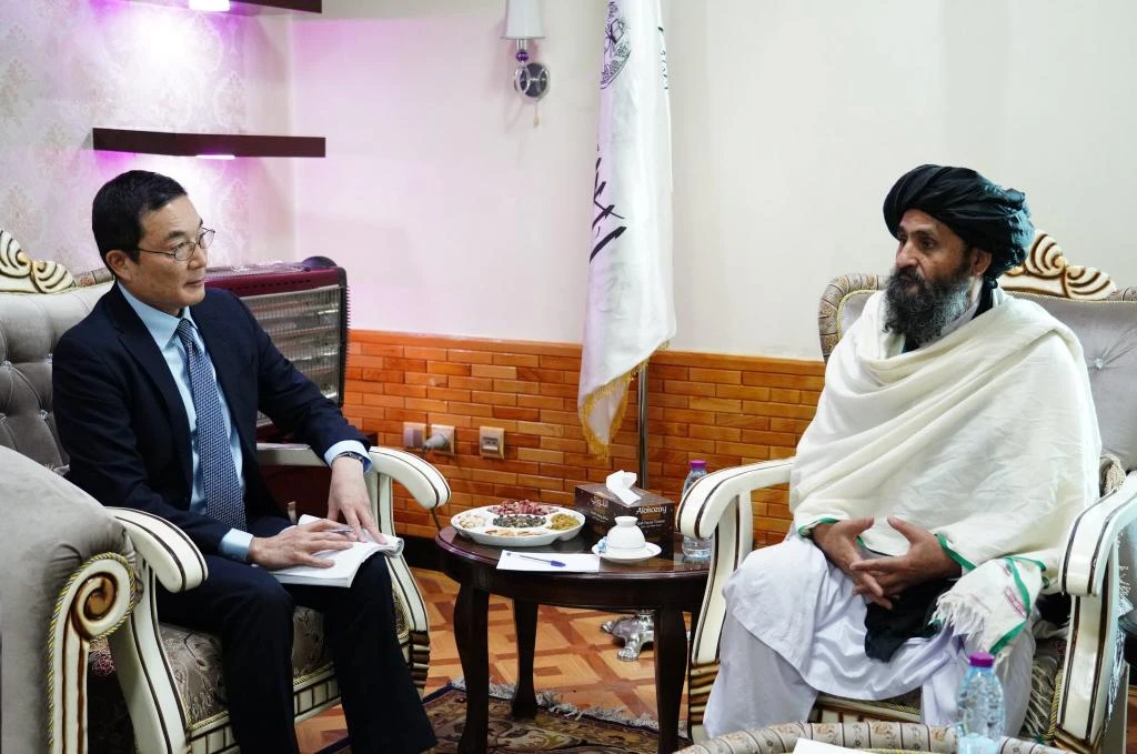 Japanese ambassador to Afghanistan, OKADA Takashi met with Abdul Ghani Baradar, deputy prime minister in the Taliban interim government, on Nov. 24, 2021. (Japan MOFA)