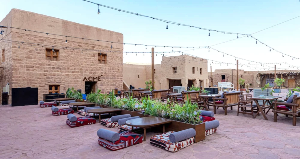 The interiors at Acme’s latest outlet in AlUla represent a mix between the past and the present, taking inspiration from the surrounding desert landscape.