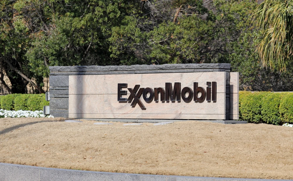 ExxonMobil to reduce carbon emissions by at least 20% by 2030