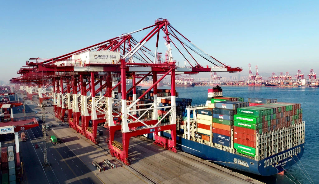 Global shipping outlook turns stable from positive