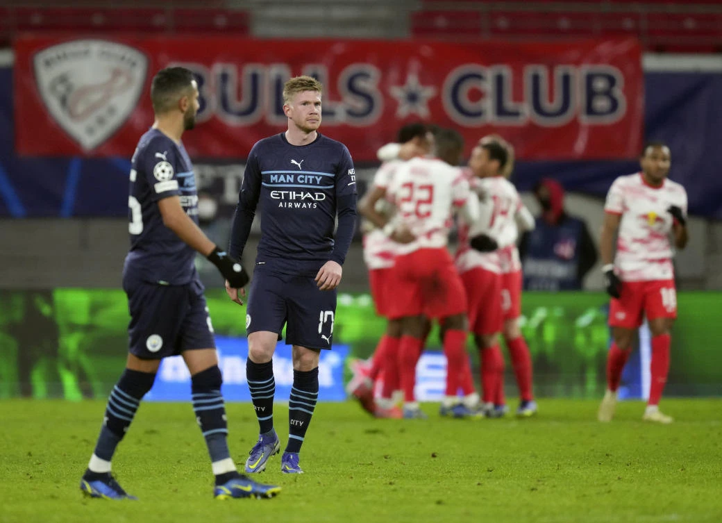 Walker sent off as Man City crash at RB Leipzig