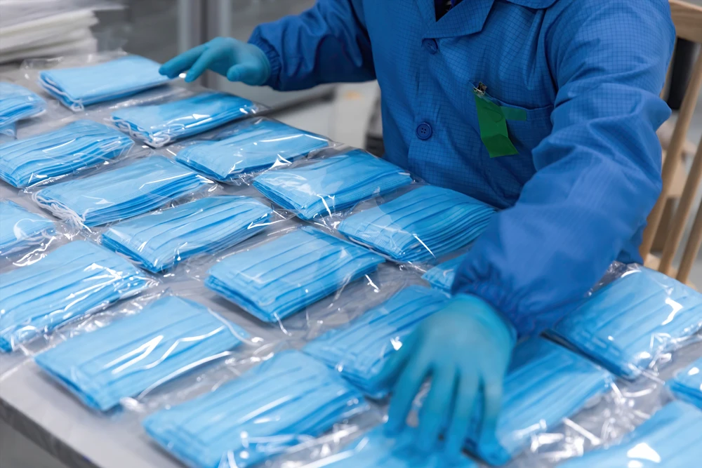 Saudi Arabia signs four agreements to localize production of medical products
