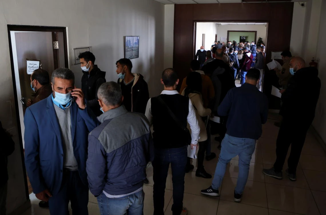 Lebanon’s public sector falls further into chaos and corruption