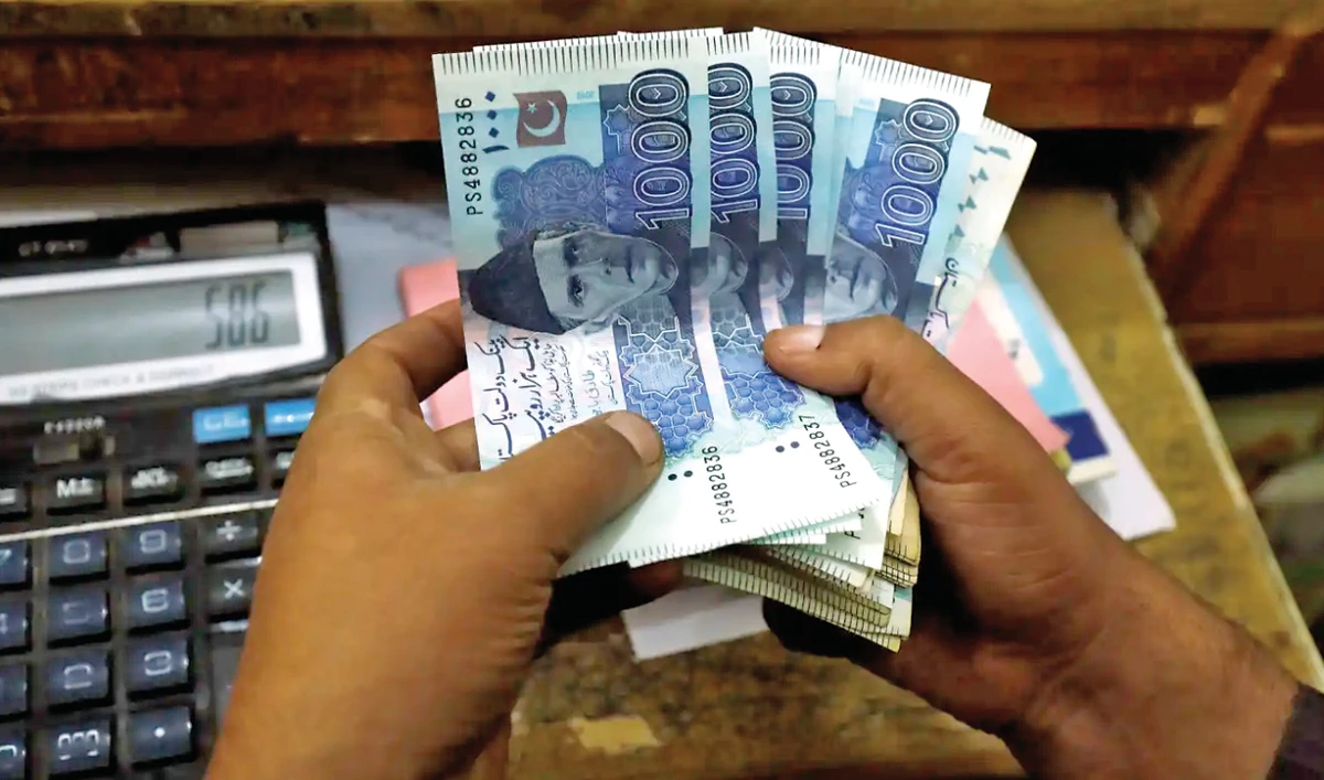 Saudi Arabia, UAE remain largest sources of remittances to Pakistan: Central bank