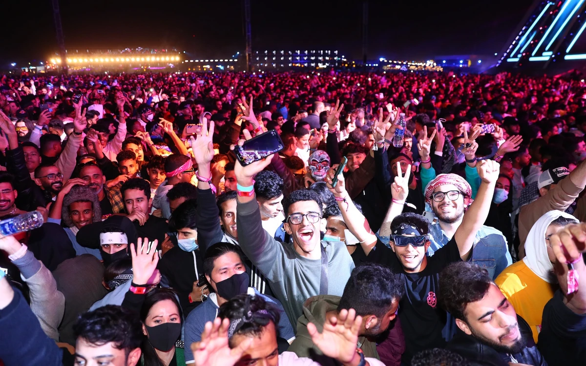SOUNDSTORM shakes ground on opening day