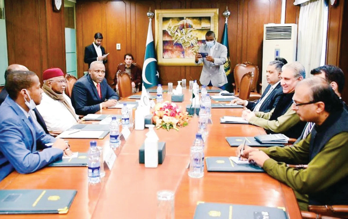 OIC chief Hissein Brahim Taha's delegation met with Pakistani FM Shah Mahmood Qureshi's delegation in Islamabad on Friday. (SPA)