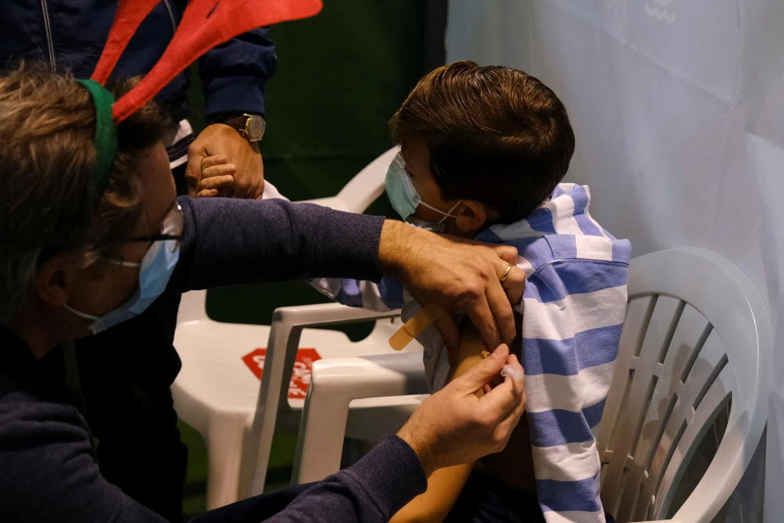 We wish you a merry vaccine! Lisbon starts inoculating children