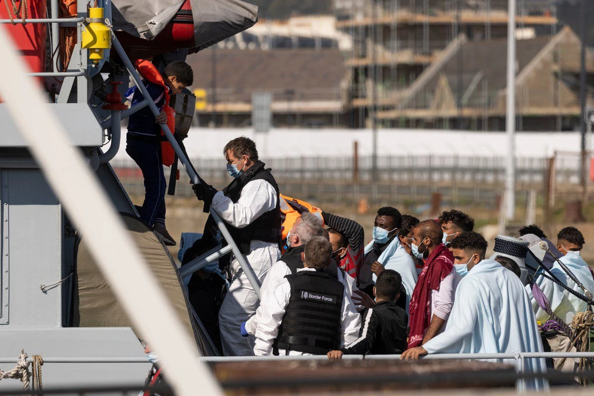 UK court overturns convictions of Iranians accused of people smuggling