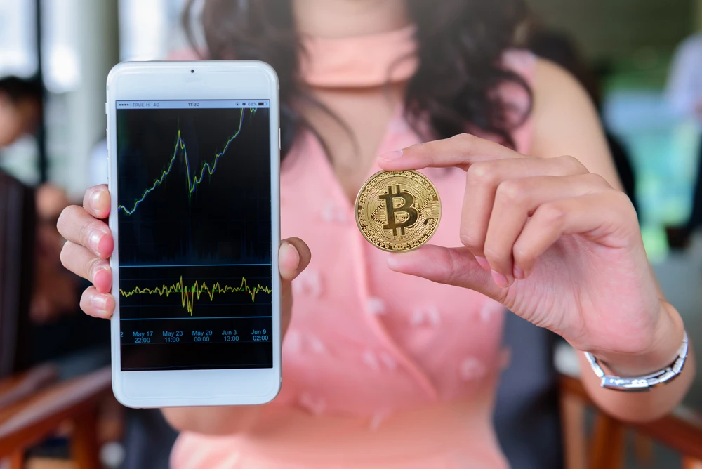 Analysts expect Bitcoin to fall in 2022: crypto wrap