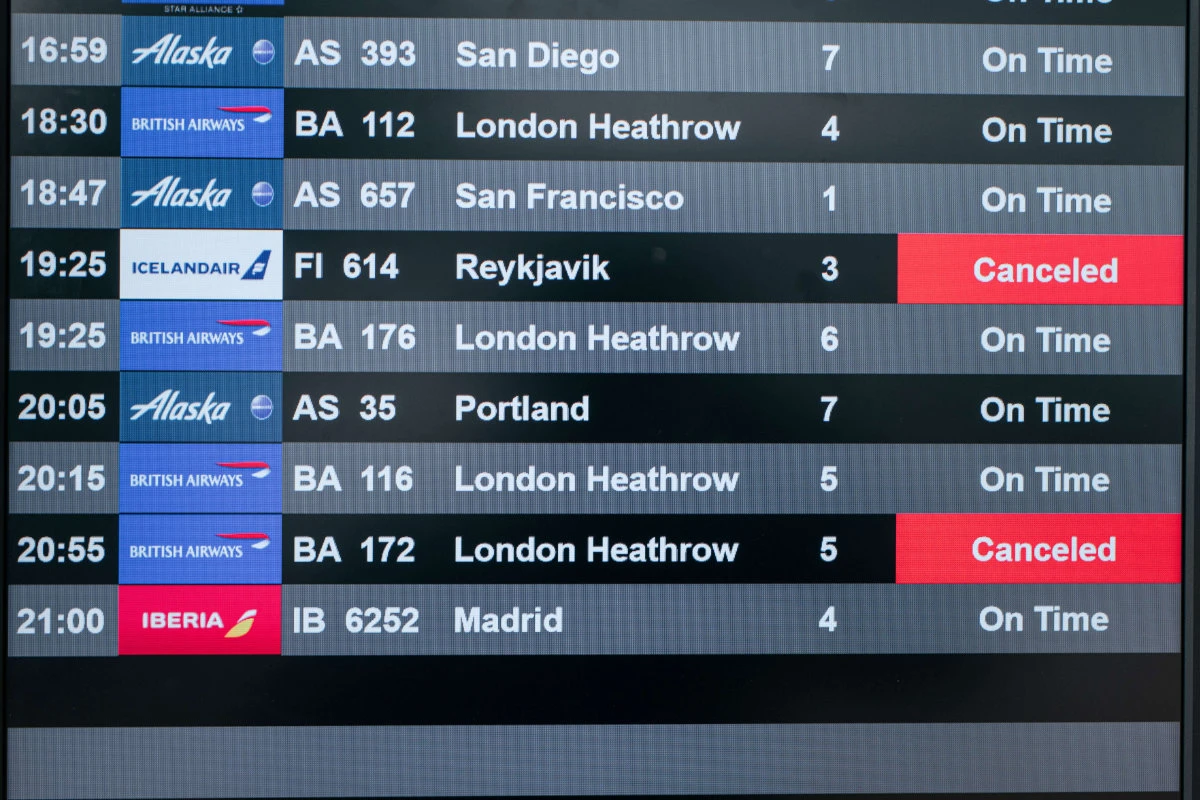 An information screen lists multiple cancelled flights at John F. Kennedy International Airport on Dec. 24, 2021 in New York City. (Scott Heins/Getty Images/AFP)