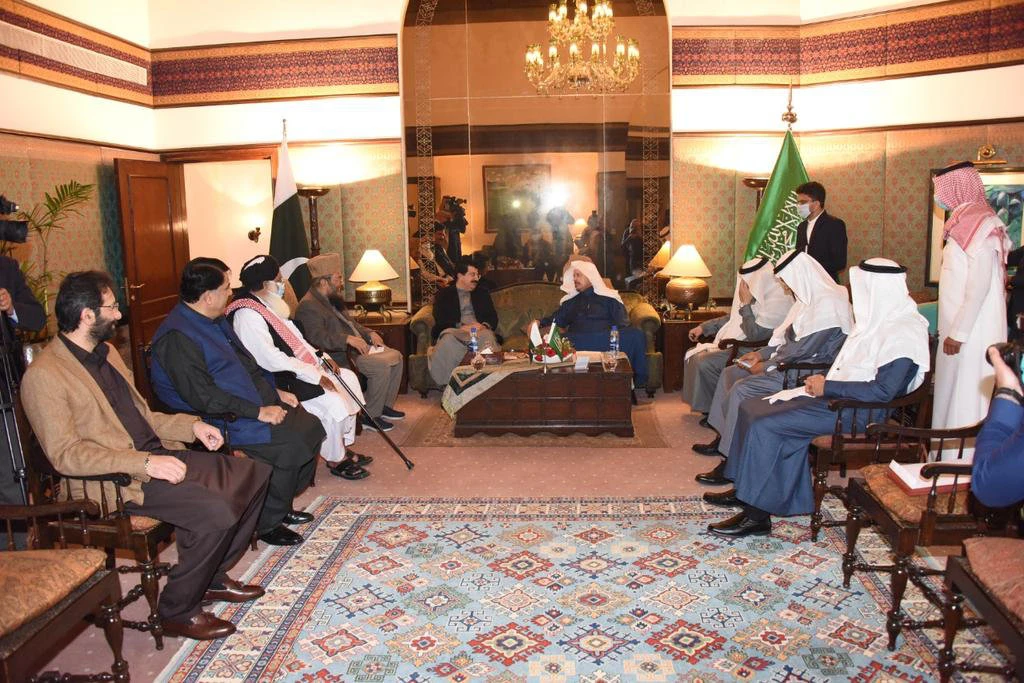 Saudi Shoura Council speaker meets Pakistani Senate chair