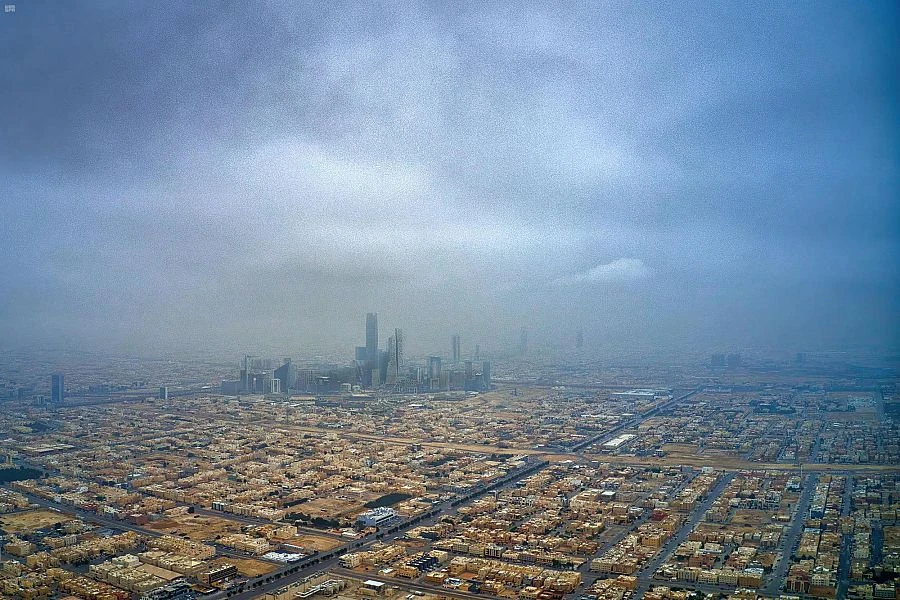 Saudi civil defense calls on everyone to be vigilant as weather warnings issued until Thursday