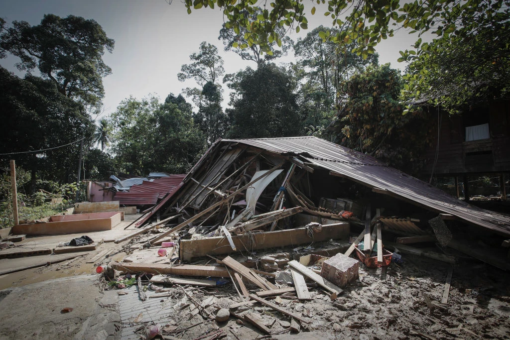 Climate disasters cost the world $170bn in 2021