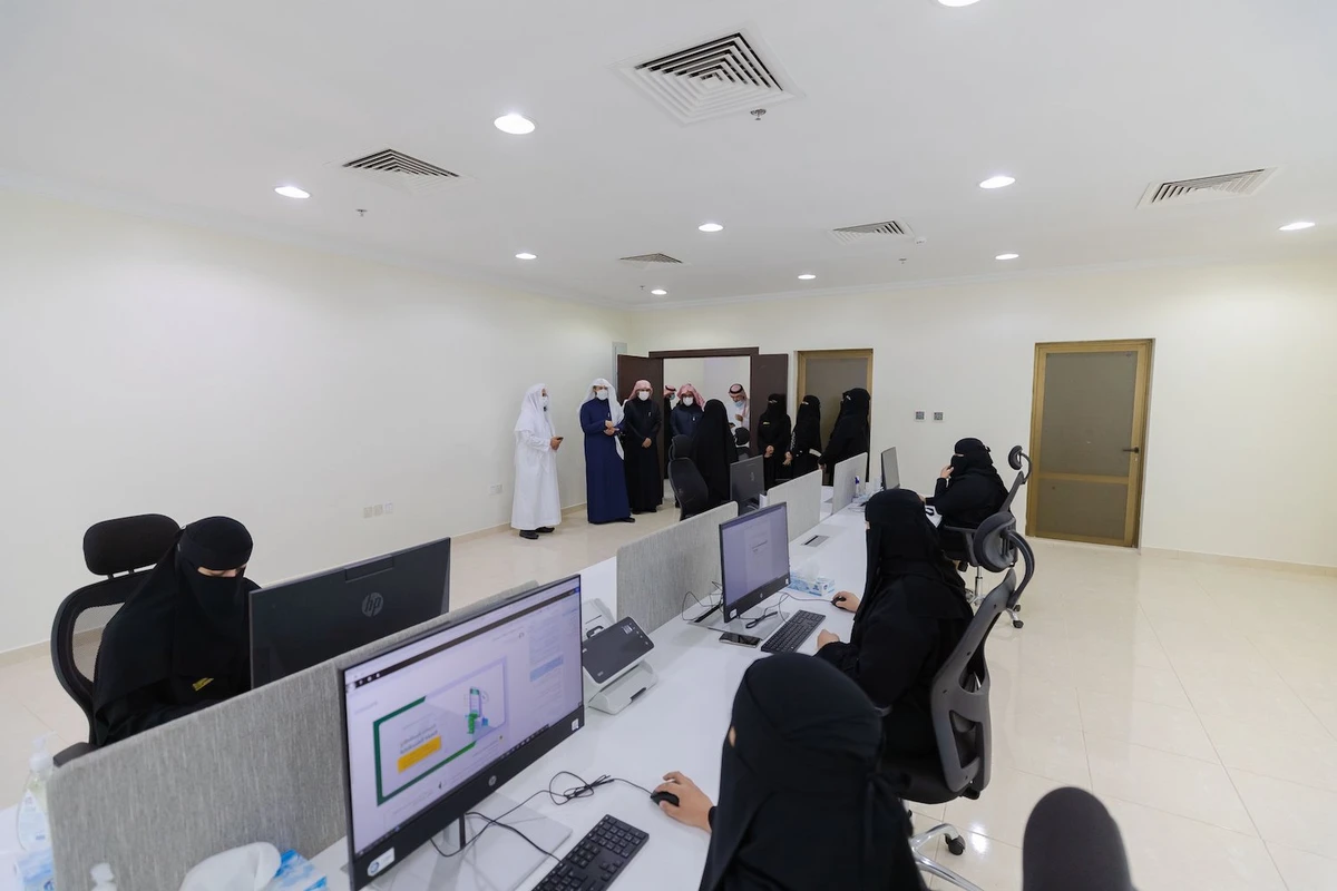 Saudi justice minister visits all-female personal status court in Damman