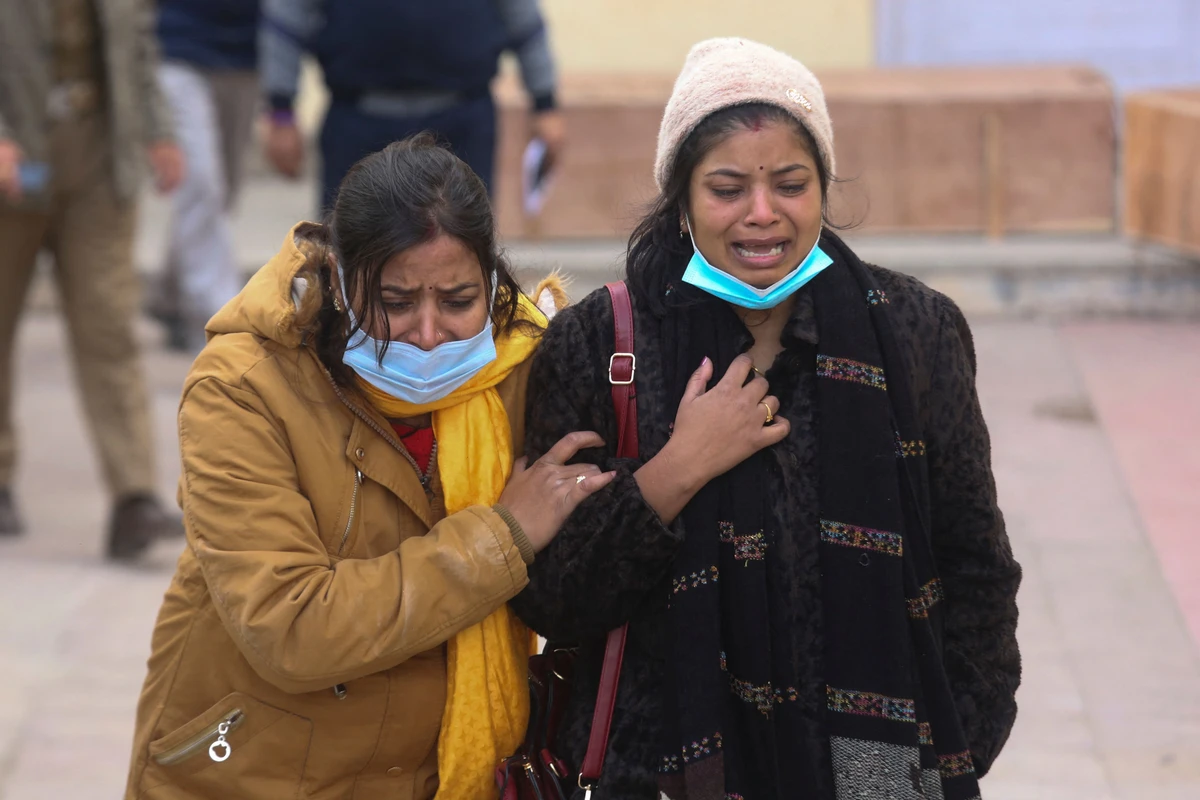 12 dead in stampede at religious shrine in India