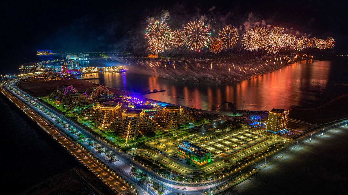 The 12-minute spectacle was choreographed to orchestral music and was also a tribute to the UAE as it continued to mark the 50th anniversary of the creation of the UAE. (WAM)