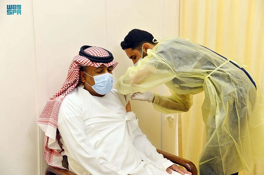 COVID-19 booster necessary to confront ‘fast-spreading’ variant, Saudi health officials say