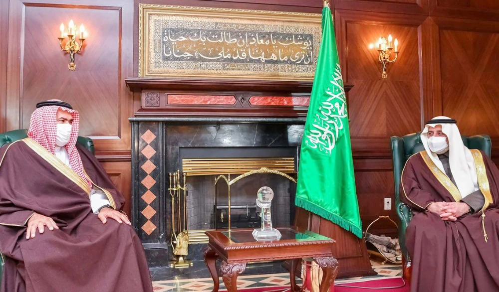 Tabuk governor meets secretaries-general of the regions’ councils