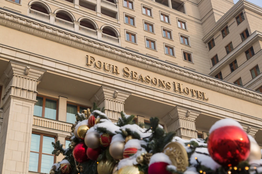 Kingdom Holding concludes selling half of its stake in Four Seasons hotels