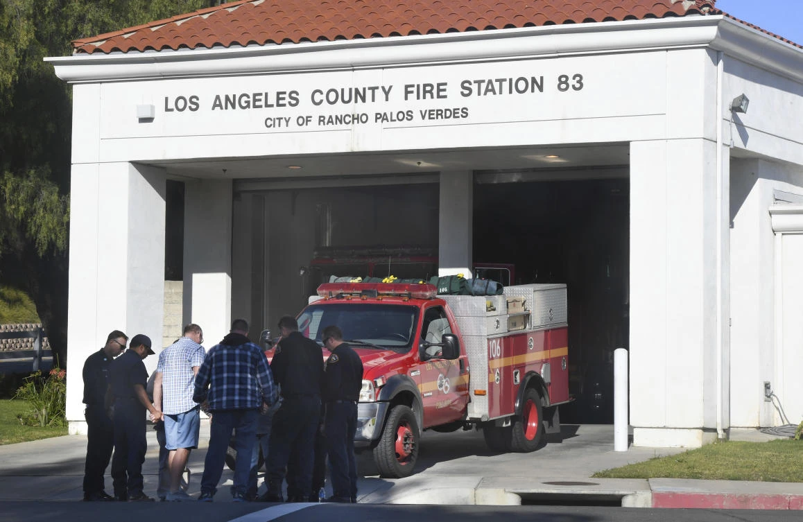 Pandemic sidelines 800 police, firefighters in Los Angeles