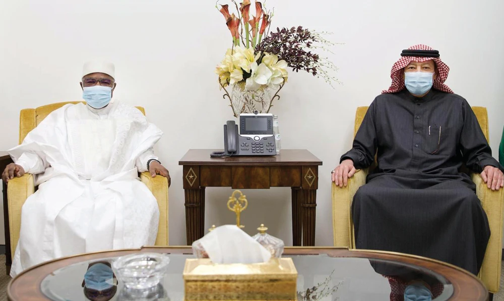 Saudi deputy FM meets OIC chief in Riyadh