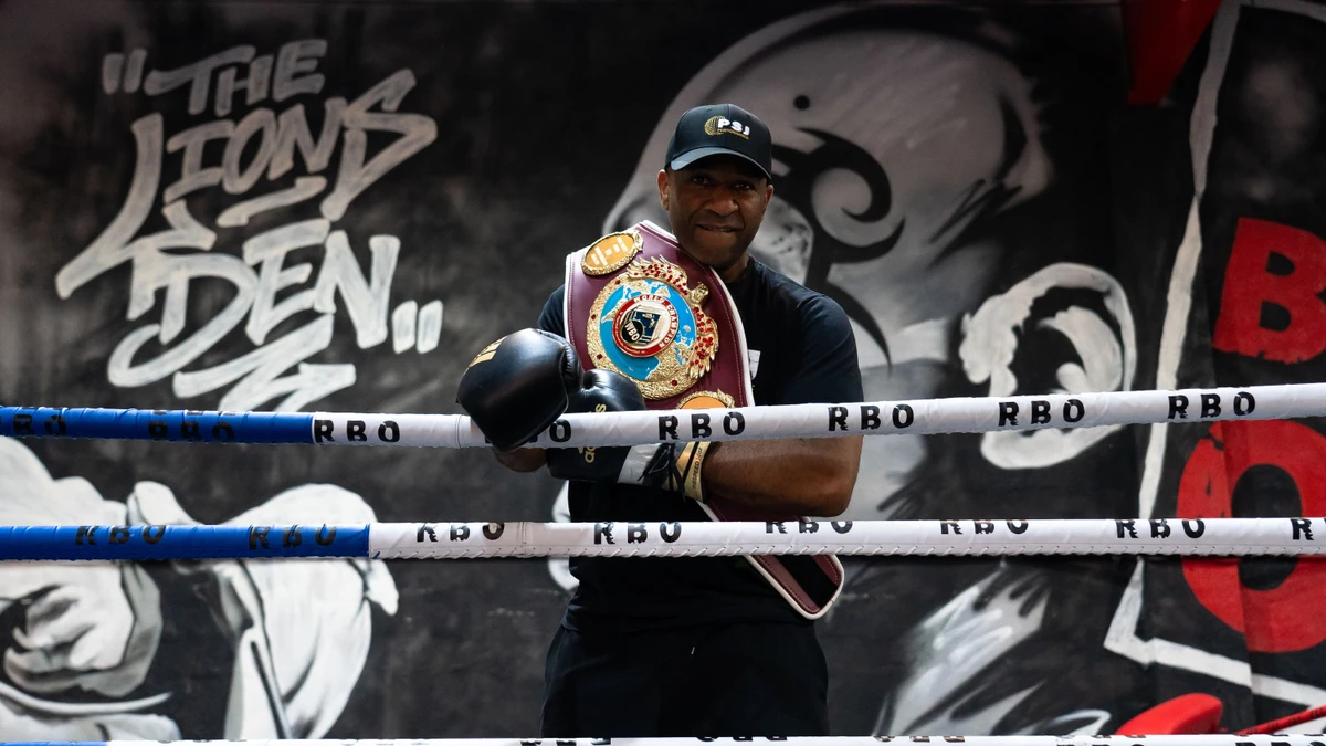 Fomer world boxing champion Paul "Silky" Jones is helping promote the sport across the UAE. (RBO)