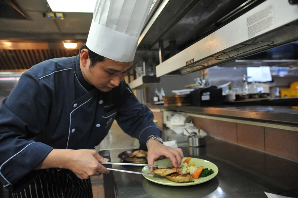 This photo taken on January 19, 2018 shows a chef preparing a Halal meal at the Gaia Hotel, which caters to tourists from Muslim-dominant countries, in the Beitou district near Taipei. (File/AFP)