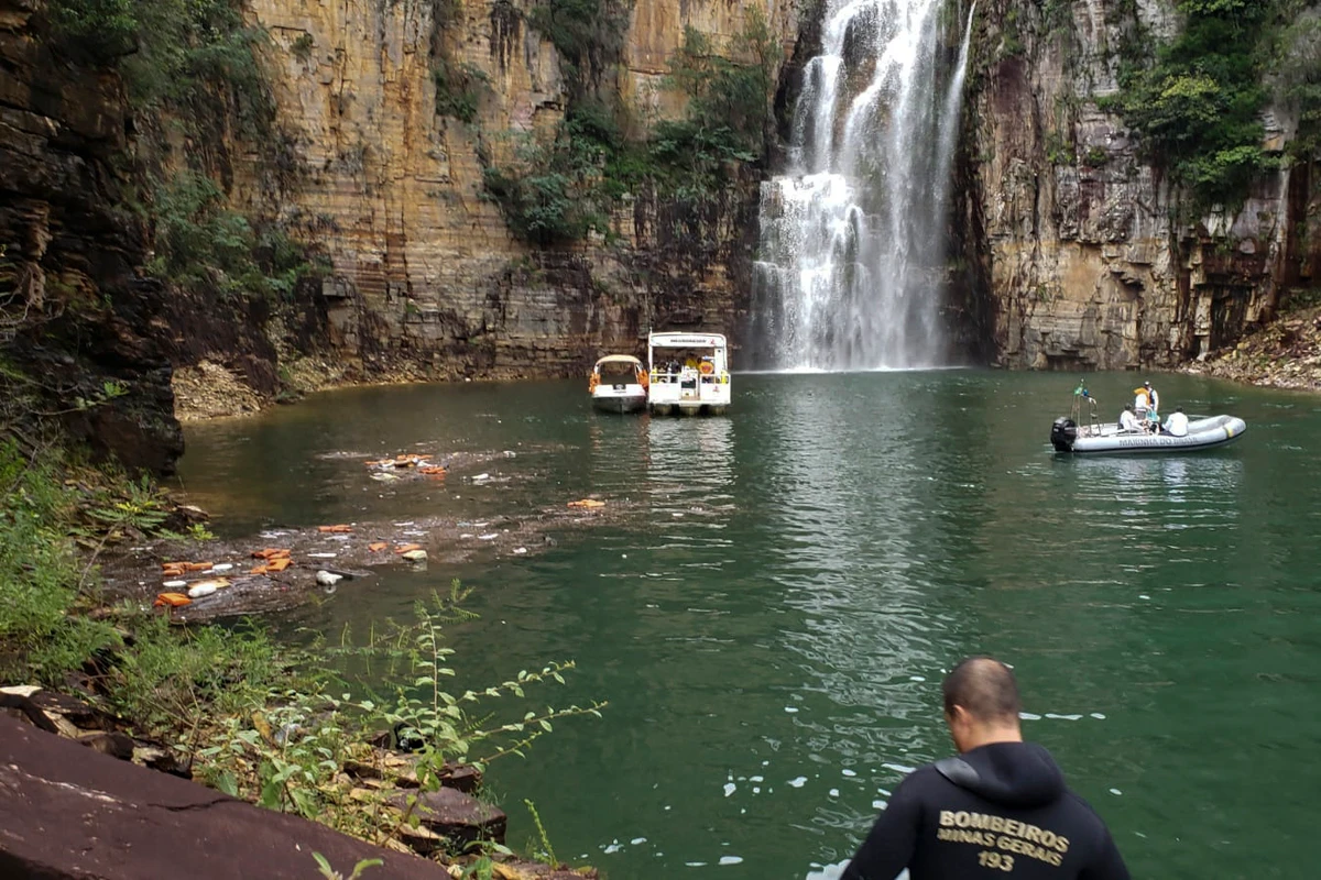 Seven killed in Brazil after cliff collapses onto boats in lake