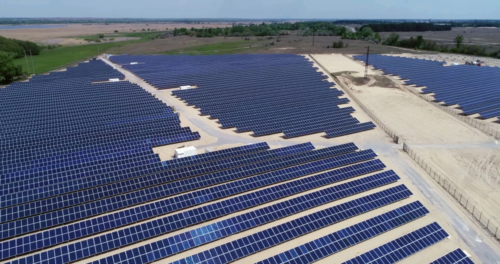 India to spend $1.6bn to transmit more clean power; US Blackstone deploys 3$bn in green push: NRG Matters