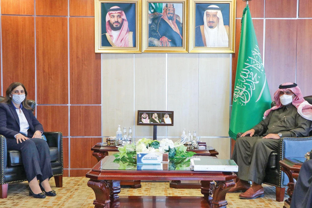 Mohammed bin Saeed Al-Jaber meets Dr. Rola Dashti in Riyadh. (SPA)