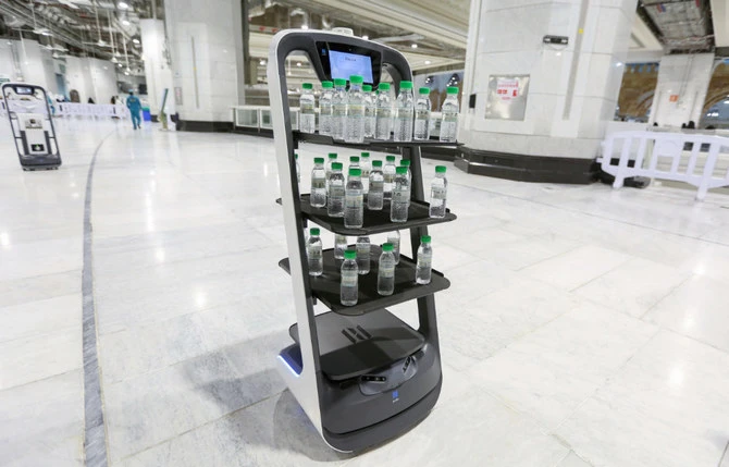 Artificial intelligence in the service of God: Robot to distribute Zamzam water