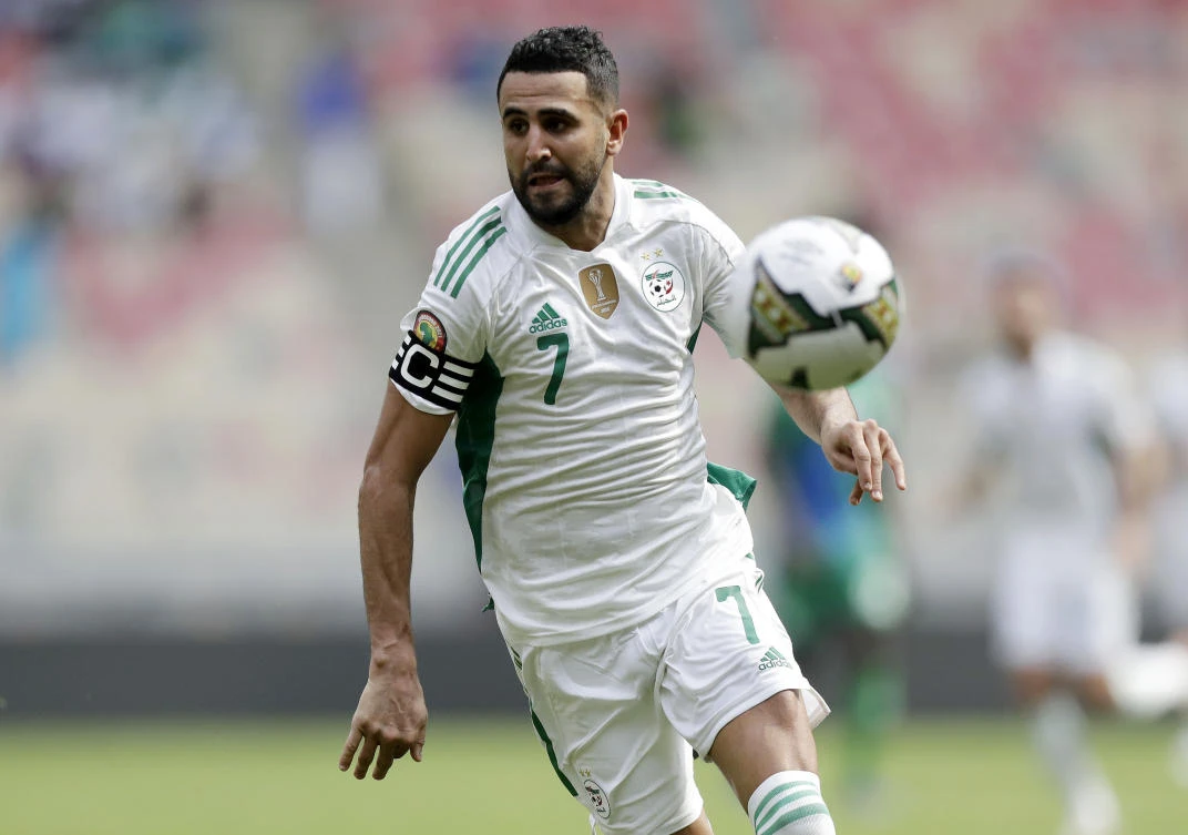 Algeria’s Riyad Mahrez in action during the African Cup of Nations 2022 group E match between Algeria and Sierra Leone at the Japoma Stadium in Doula, Cameroon, Tuesday. (AP)