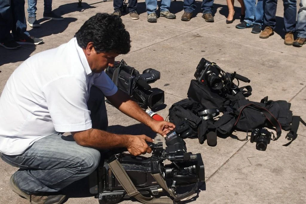 Salvadoran journalists’ phones hacked with spyware, report finds