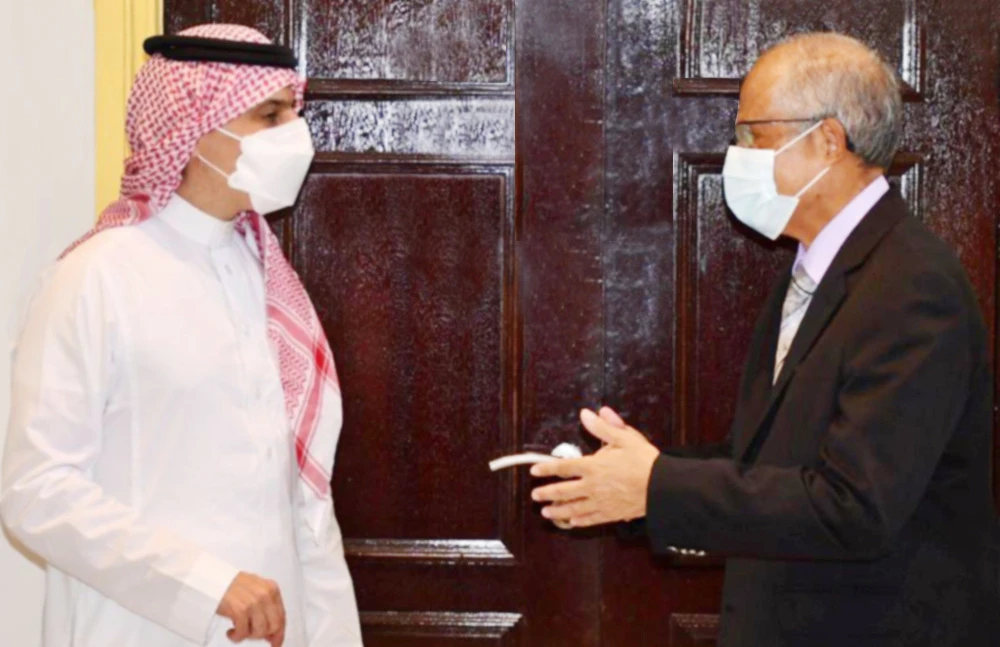 Saudi Foreign Minister Prince Faisal bin Farhan meets with Singapore’s minister Masagos Zulkifli. (Supplied)