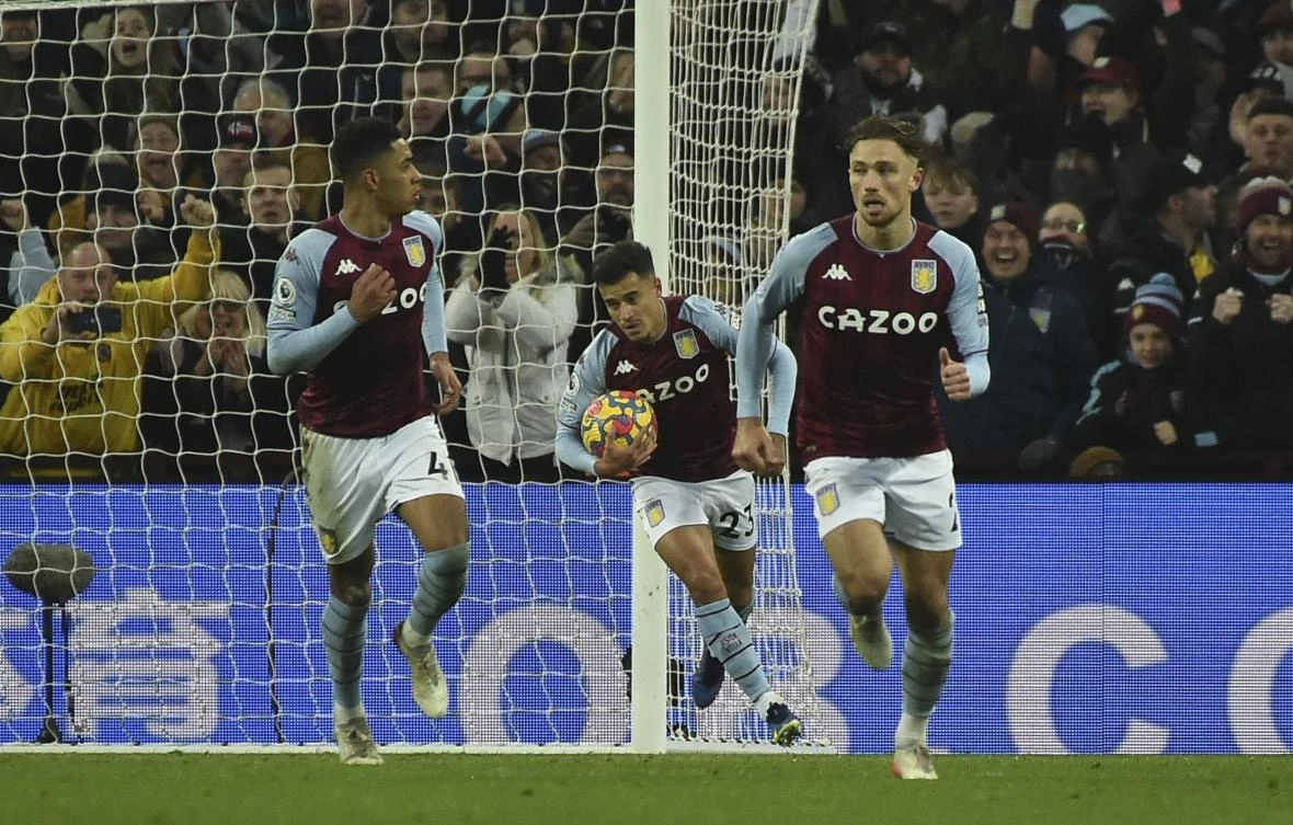 Aston Villa’s Jacob Ramsey celebrates after scoring his side’s opening goal during their English Premier League match against Manchester United at Villa Park in Birmingham on Saturday. (AP)