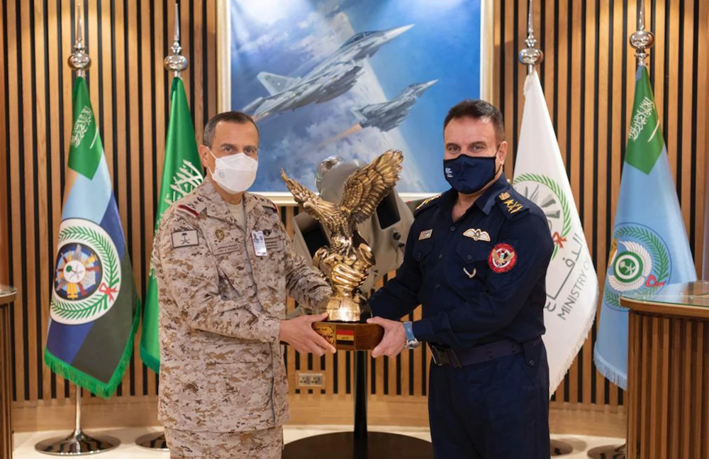 Saudi and Iraq air forces discuss promoting joint action