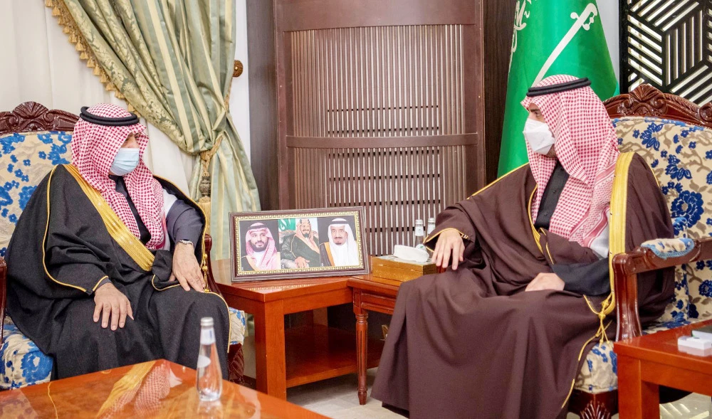 GACA president Abdulaziz Al-Duailej meets with Al-Jouf governor Prince Faisal bin Nawaf bin Abdulaziz. (SPA)