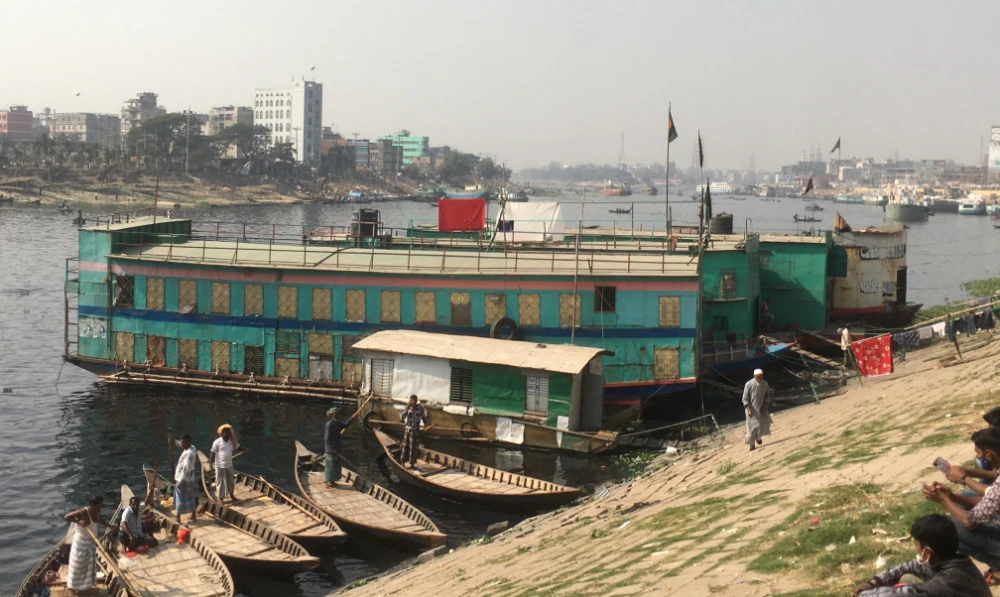 Dhaka boat hotels keep dreams afloat for poor Bangladeshis
