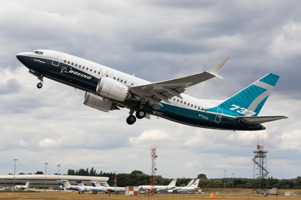 Dubai Aerospace leases 14 Boeing 737 MAX jets to customers in Mexico, Iceland