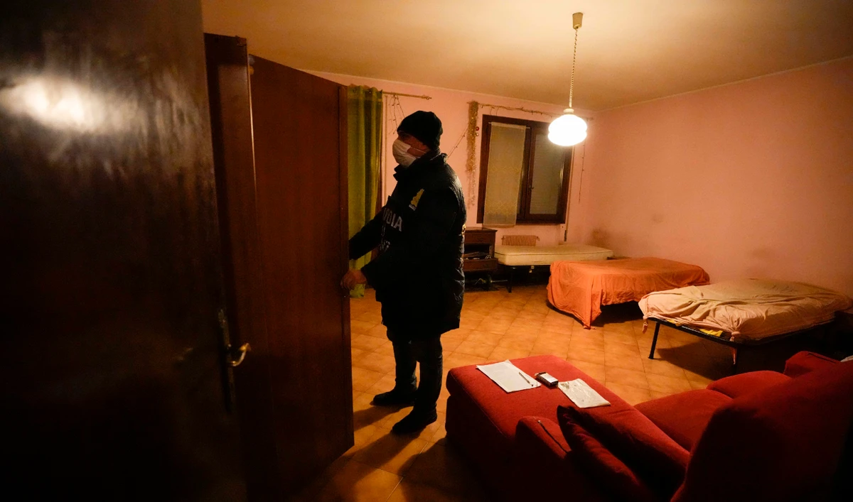 Two Iraqi brothers accused of smuggling people from Mideast to EU