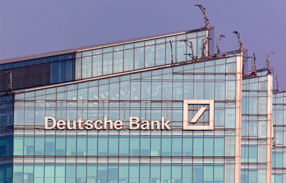 Deutsche Bank blames client in $565m false sales lawsuit