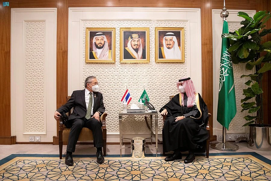 Saudi Arabia’s Foreign Minister Prince Faisal bin Farhan meets his Thai counterpart Don Pramudwinai. (SPA)