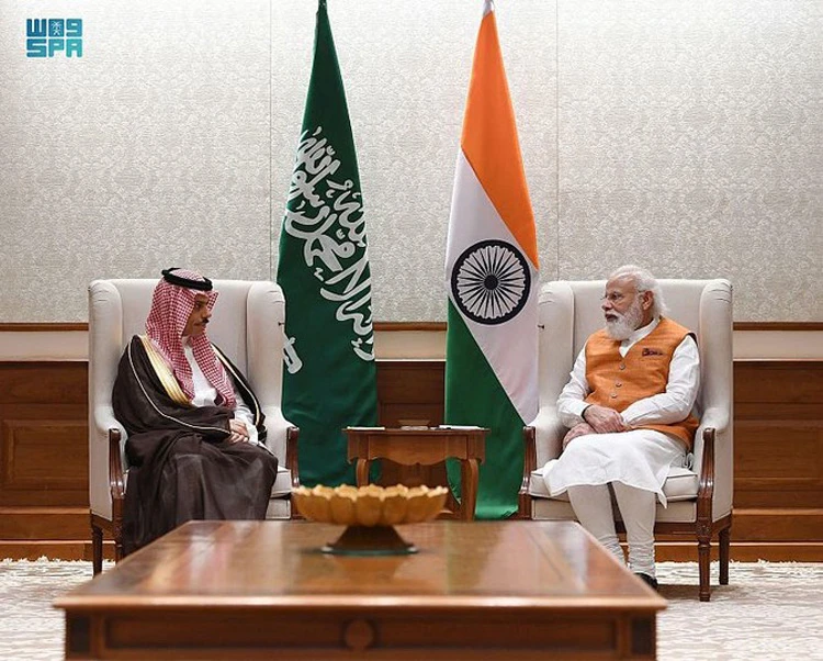 A file photo of India’s Prime Minister Narendra Modi receiving Saudi Foreign Minister Prince Faisal bin Farhan in New Delhi last year. (SPA)