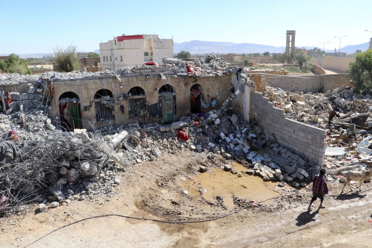 Coalition says target in Saada airstrike was a Houthi special security camp