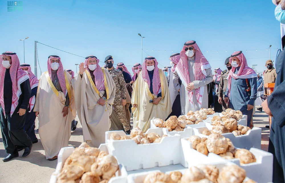 Qassim Gov. Prince Faisal bin Mishaal expressed his pride in the diversity of festivals, saying that the truffle festival was response to the desire of farmers and others as it was cultivated seasonally. (SPA)