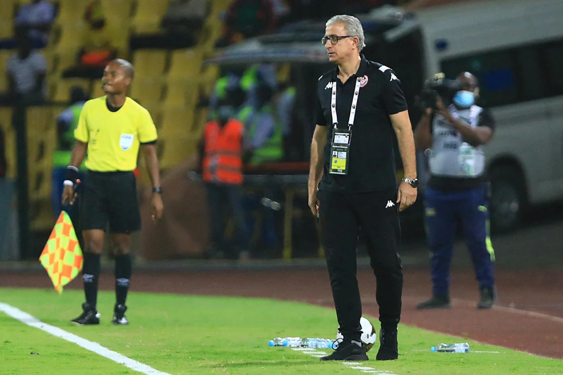 Tunisian coach Mondher Kebaier during the Africa Cup of Nations quarter-final game against Burkina Faso, Stade Roumde Adjia, Garoua, Cameroon, Jan. 29, 2022. (AFP)