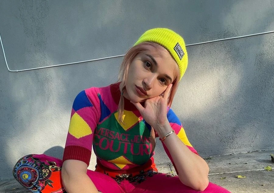 French-Algerian singer Lolo Zouai to open up for Dua Lipa