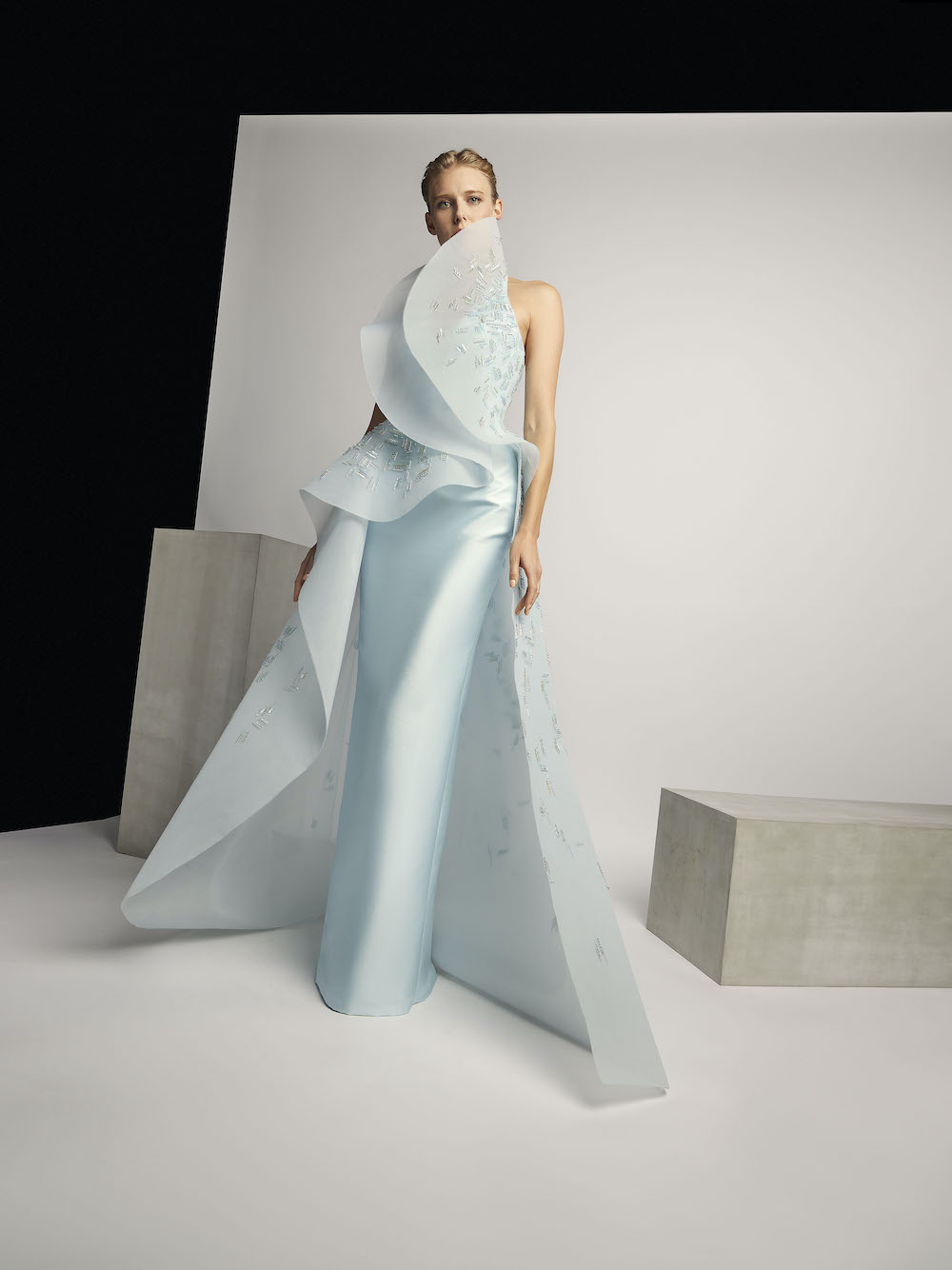 Sculptural tailoring