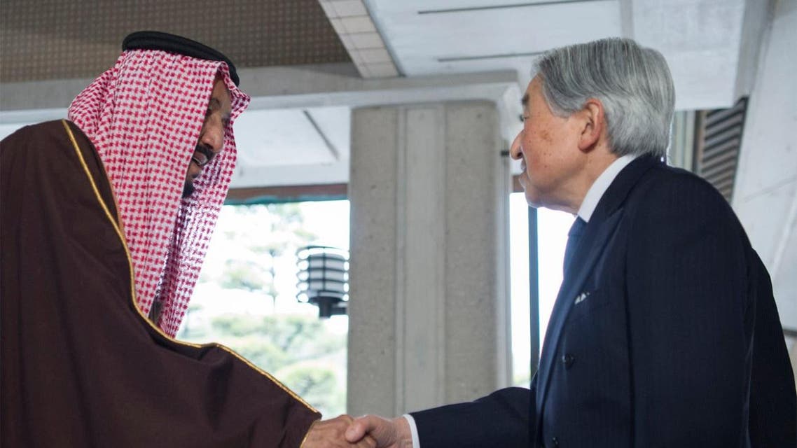 Emperor Akihito welcomes King Salman, Tokyo, Japan, March 14, 2017. (SPA)