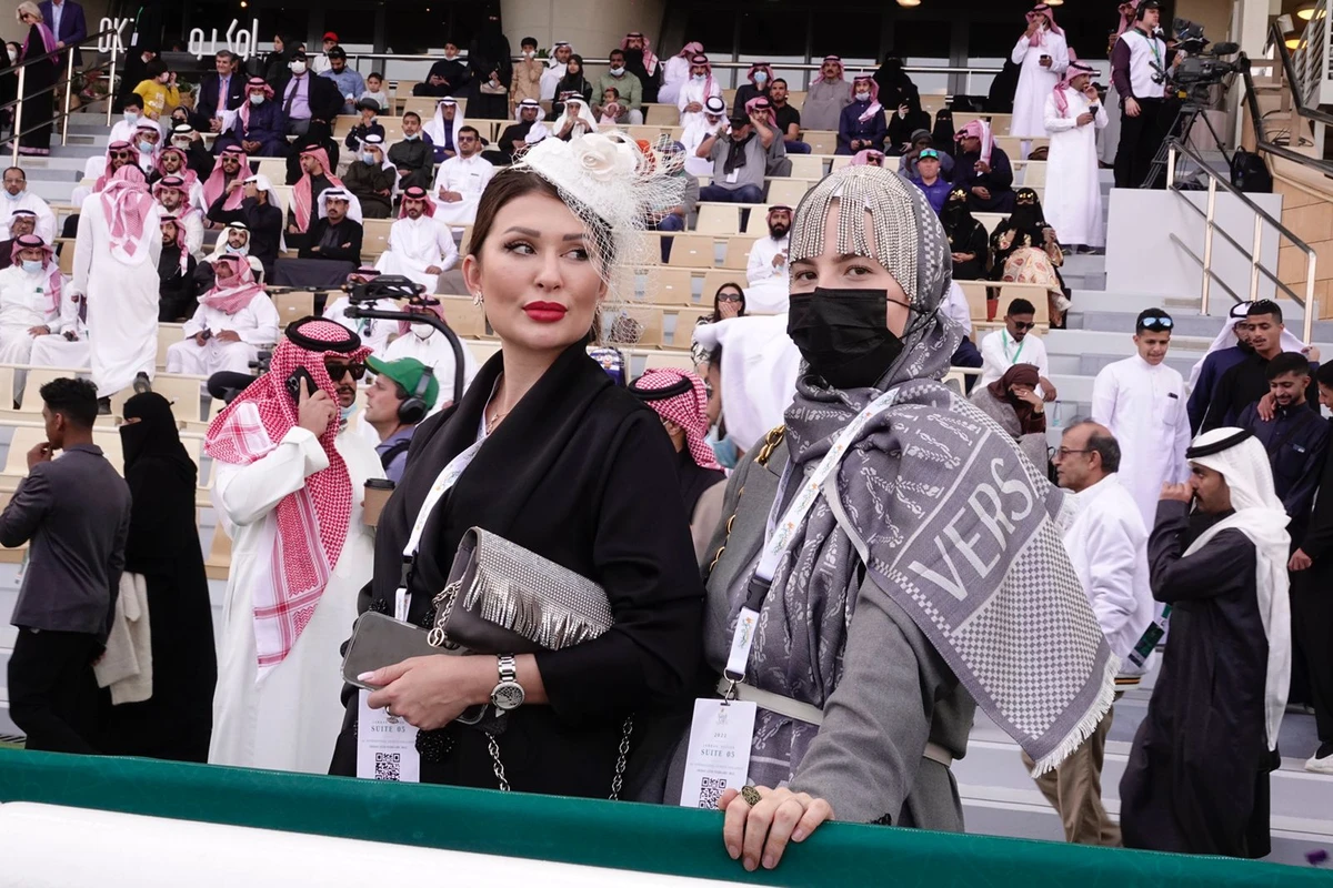 It was not just on track where the stakes were high at the Saudi Cup, once again the fashion stakes were raised off track as spectators pulled out all the stops and dressed to impress. (AN Photo/Huda Bashatah)